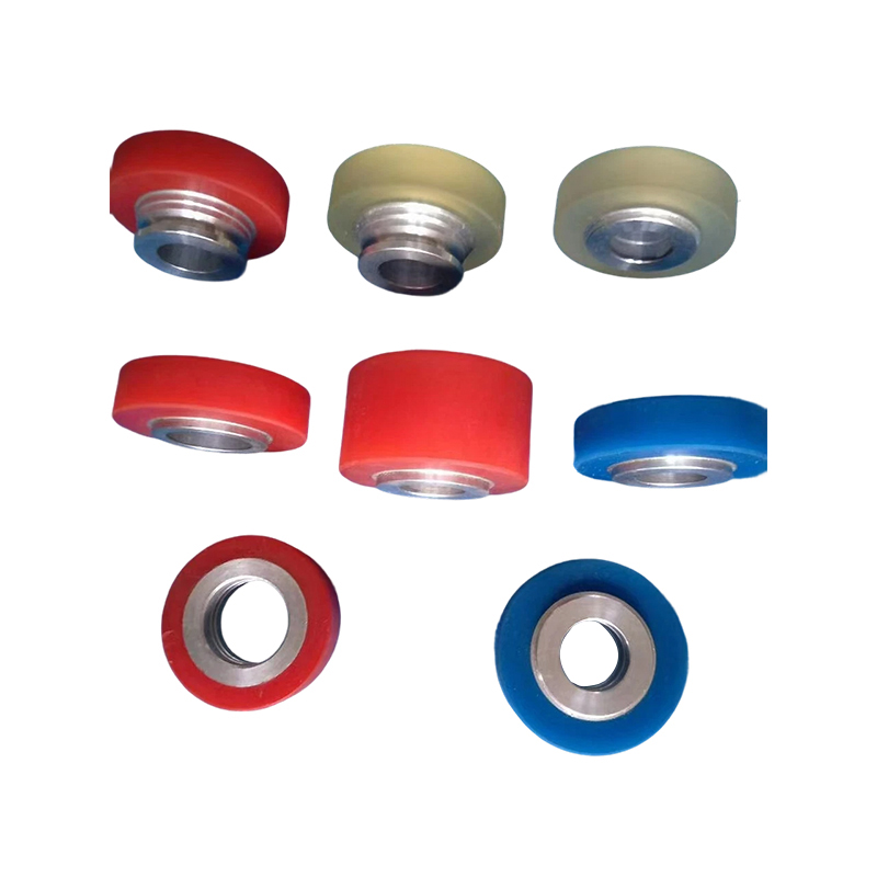 How do the inner steel rim and outer rubber layer achieve high-strength bonding in a rubber wheel?